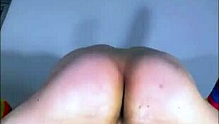 la madrastra latina petite estaba tan apretada que el hijastro luchó para entrar pero explotaron en orgasmo