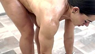 muscular milf strips nude for intense outdoor workout