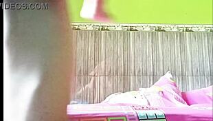 asian girlfriend's juicy wet pussy gets creampied missionary style