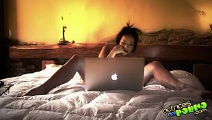 ¡mira esta latina caliente en la webcam jugando con su pussy jugosa! 🔥💦