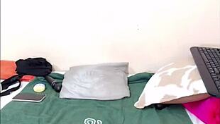 amateur ebony girlfriend squirts pussy juices everywhere in homemade solo play