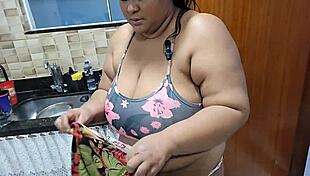 Chubby stepmom big tits sneaks from party for stepson kitchen pounding 🍑💦