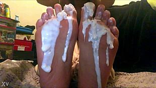 18 year old latina teen toes creamed during webcam foot worship