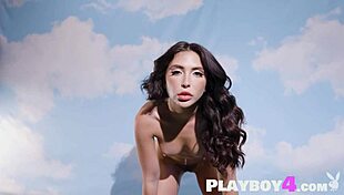 i can't stop staring at jane wilde's naked petite curves