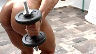 muscular milf strips nude for intense outdoor workout