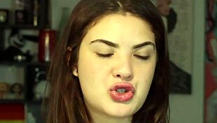 A wet European teen gets handjob after turning 18