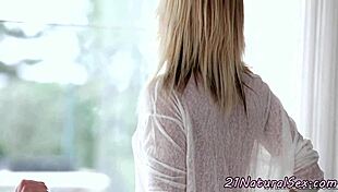 Stunning Beauty Rides Cowgirl Then Fucked Missionary Passionately by Erotic European Model