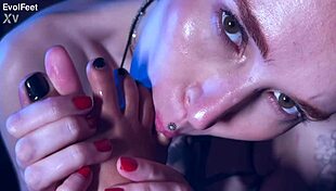 rotten venus's bare feet make everyone kneel and beg