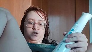 oh god curvy girlfriend flashes fat tits and rams dildo in ass on video call... so kinky!!