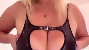 BIG NATURAL TITS BOUNCE IN SAG GY TIGHT LATEX BUNNY COSTUME