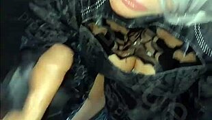 mexicana otaku cosplayea de 2b y chupa verga post convención