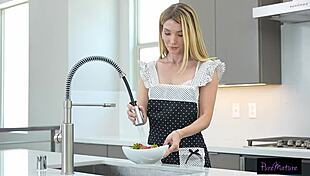 omg this slutty cougar's twat craves my fat dick filling her deep