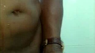 Nego Rubi Pauzudo Mostra Rola Grande e Grossa ao Ar Livre