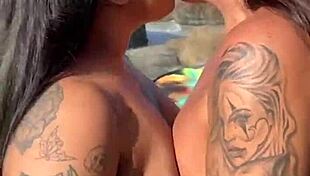 Eu E Minha Amiga Procuramos Pau E Leite Enquanto Maridos Bebiam Cerveja