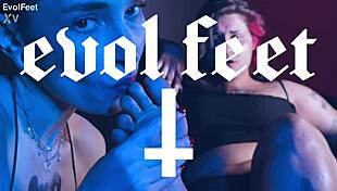 rotten venus's bare feet make everyone kneel and beg