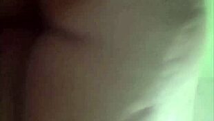 hot venezuelan granny sends nude pics to seduce me