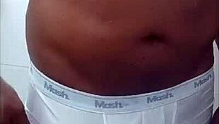 Nego Rubi Pauzudo Mostra Rola Grande e Grossa ao Ar Livre