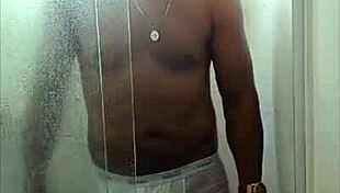 Nego Rubi Pauzudo Mostra Rola Grande e Grossa ao Ar Livre