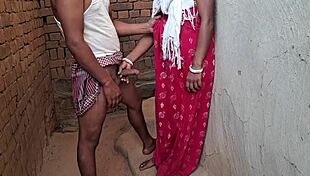 Indian desi bhabhi takes deep creampie pounding!