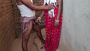 Indian desi bhabhi takes deep creampie pounding!