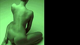 fapvideo francis kweldam shows off her athletic big ass and tits