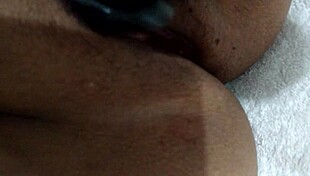 i'm watchin my esposa brincando com consolo dildo homemade amateurs!!