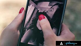 chanel camryn i cant stop kissing scarlett alexis pussy on this piano omg