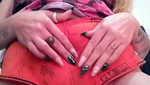 Loira casada's heart races wildly showing off her fetish body on camera aching for more