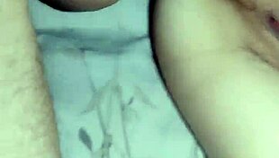 Mature bitch spreads for fierce homemade pounding