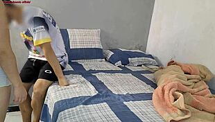 irrito minha meia-irma com pau duro no guarda-roupa...porra na buceta!