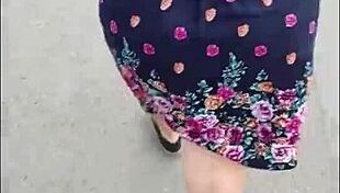 madura venezolana paseando por las calles de lima perú