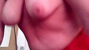 Loira casada's heart races wildly showing off her fetish body on camera aching for more