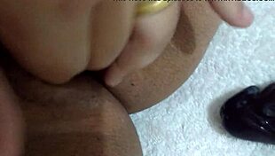 i'm watchin my esposa brincando com consolo dildo homemade amateurs!!