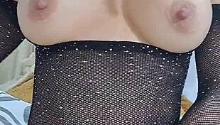 colombian latina fingers pussy with dildo till squirting wildly