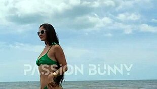 i cant stop flashin my petite tits beach walk public feels amazin