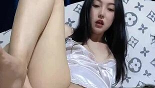 hey, check this japanese babe masturbating and squirting hard in 2025
