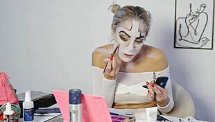 harley quinn cosplay makeup tease by miss daisy diamond for halloween