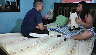 mi hermanastro tímido me folla duro como le pedí después de que mi padrastro se fue