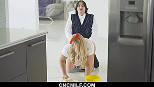 Thick stepmom pounded by stepson chores! 🍑🔥