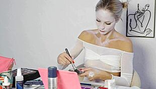 harley quinn cosplay makeup tease by miss daisy diamond for halloween