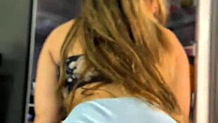 check out this latina's very sexy big ass in tight shorts