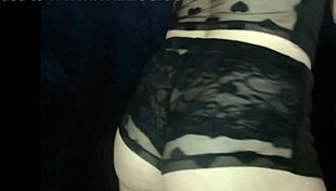 thick milf shakes huge ass and tiny waist on chaturbate cam