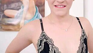 Lady Snow Starts Career Fodendo Her Tight Brazilian Asshole Early