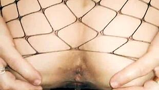 Skinny wife model stars in homemade pov porno