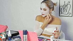 harley quinn cosplay makeup tease by miss daisy diamond for halloween