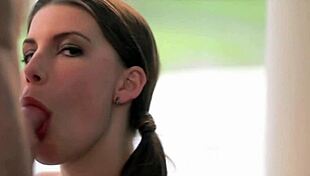 How's this pretty brunette's blowjob ending in cumshot?