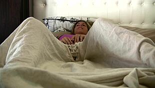 Watch this cute teen goddess squirt her golden bliss everywhere