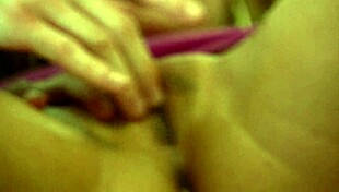 Watch this cute teen goddess squirt her golden bliss everywhere