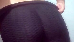 her juicy big ass bounces wildly in tight leggings