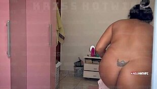 Puta casada caught red-handed masturbating to her own big cock pounding video